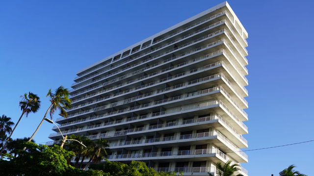 Brickell Harbour photo 2